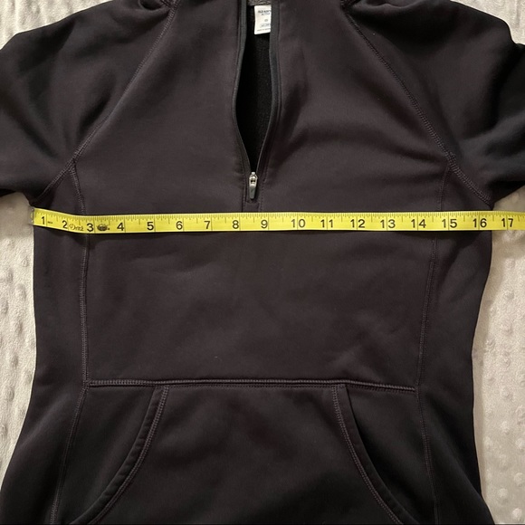 EUC Old Navy athleasure sweatshirt - Picture 15 of 16